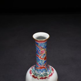 清雍正珐琅彩西洋人物纹瓶 22*8.5厘米