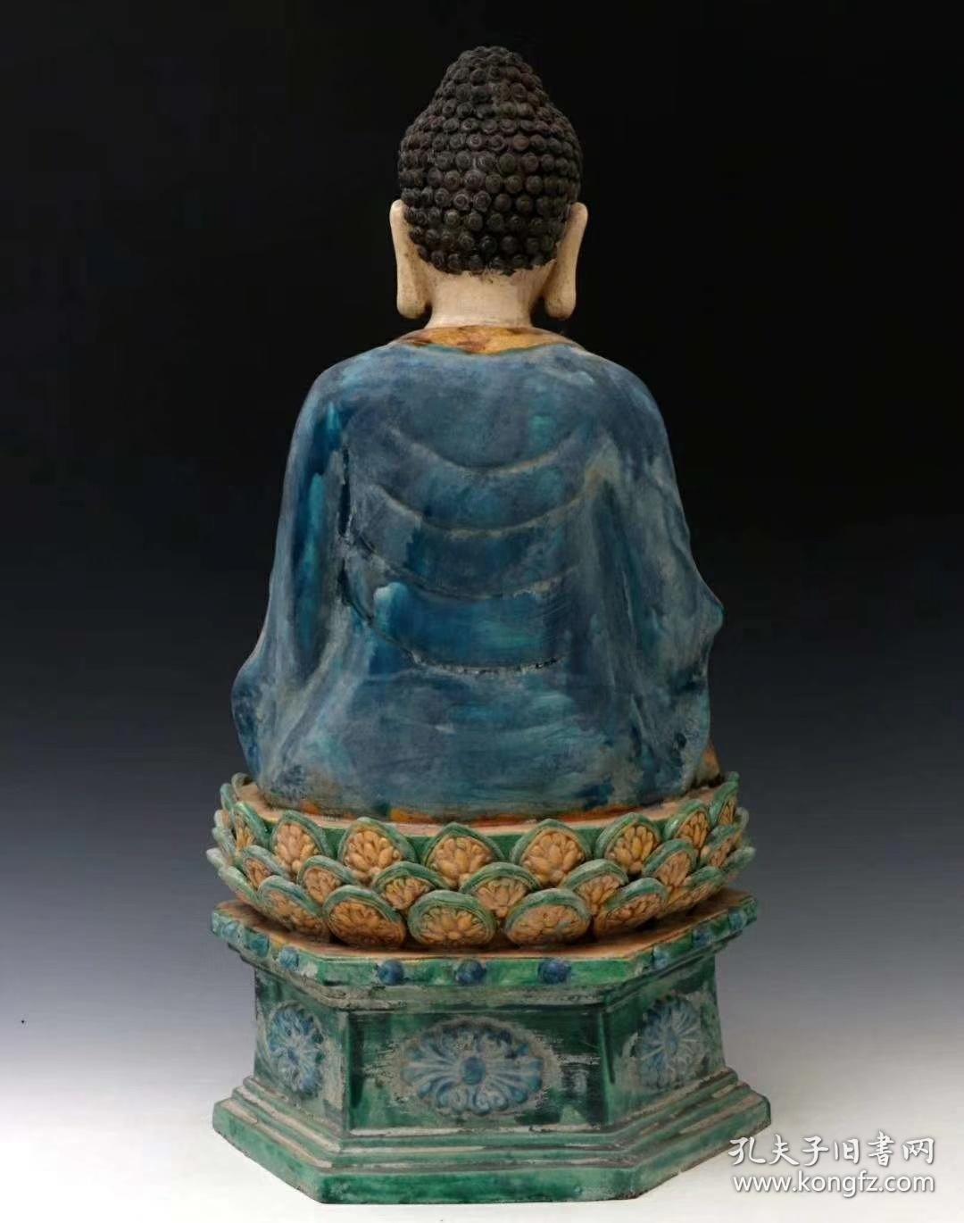 旧藏唐代唐三彩小开片释迦摩尼佛祖坐像,器形规整,老化明显,品相完整