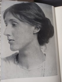 Quentin Bell Virginia Woolf a biography -- 昆丁 贝尔《伍尔夫传》卷一 精装本 缺书衣