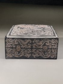 徽州老墨小百龙印章墨，重约1060g，11×11×6cm。