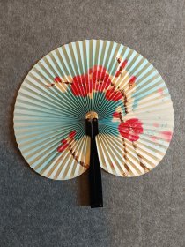 梅花三弄 铁柄的扇 日本回流品扇子，印刷品， 扇高14Cm，展开最宽幅25.5Cm。老物品。