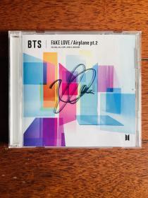 防弹少年团BTS日版签名CD金泰亨V亲笔签名Fake Love正品JP行货（金南俊RM、金硕珍Jin、闵玧其Suga、郑号锡J-Hope、朴智旻Jimin、金泰亨Kim、田柾国Jeon Jung Kook搜索用）