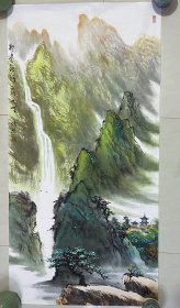 精品放漏山水画，半工半写意，皴法点染，纯手绘，假一赔万，都是本人精心收藏的，辽宁省美协刘志伟老师，笔名儒樵老师的原创大作，实际画的比照片拍出来要漂亮的多，照相光线不好，笔法苍劲有力，浓淡干湿焦，行云流水。1.38米×70的，四尺整张竖幅的，家里客厅，卧室，书房都可悬挂，特别是玄关挂，非常合适，非常大气，家中有字画，必是富贵家，要想人前显贵，必得花开富贵，闭眼入，真的特别好看。