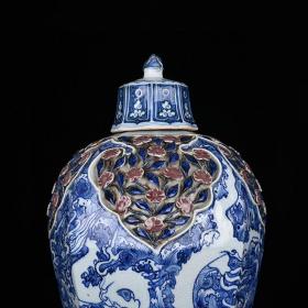 元青花釉里红贴塑花卉海水刻白龙纹八方梅瓶