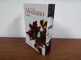【2-3个月左右到货 BOOK LOVERS专享247元】法语法文原版 PATRICK MODIANO Romans 帕特里克·莫迪亚诺 长篇小说集 函套版 含凄凉别墅/暗店街/春季之犬/夜半撞车/家谱/青春咖啡馆/地平线等名篇 超厚1088页 含62张图片 Quarto 内页顺滑厚重仅次于七星 法语进阶权威版