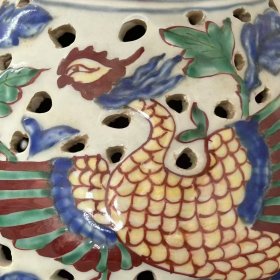 明孔雀麒麟纹镂空玉壶春瓶