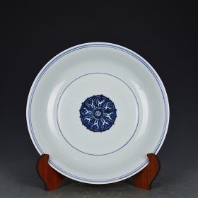 明宣德青花缠枝法宝盘 厘米4.5*30