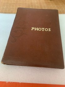 日本老相册 一厚册 1947-1952年 昭和时期 二战后期 棒球授旗照 河边嬉戏 夫妇岩 海岸 热海 旅行合照 社团合影 学生 工人 商人集体合影 结婚照 名古屋市长照 产品博览会照 相扑照 昭和美女 90多年前海岸美女照 淑女白套裙等照片 非常精彩 异域风情 照片有日期 事宜标记 清楚表达照片内容 也是社会生活历史研究好资料 甚是漂亮 本相册罕见 大厚册 大稀缺品 美品