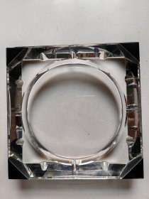 水晶玻璃烟灰缸（尺寸以图片尺寸为准）