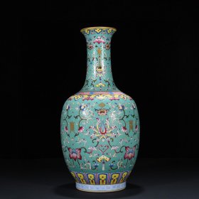 清乾隆松石绿地轧道粉彩花卉纹瓶 37*15厘米