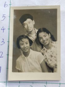 1959年中秋节中南矿冶学院粗辫子美女帅哥学生合影于长沙照片(80年代改名中南工业大学，现为中南大学，学生晓光、至贤相册。人物涉及符玉书、叶英、陈培修、林学照、金荣、黄世洪、肖小白等)