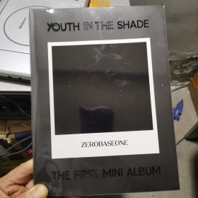 youTH IN THE SHADE ZEROBASEONE 写真集【含海报一张 碟片1张 】