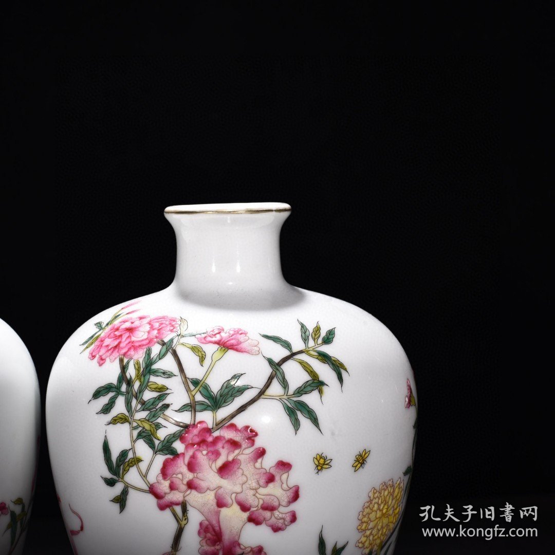 瓷器 清雍正珐琅彩花鸟纹梅瓶 高26厘米 宽11.5厘米