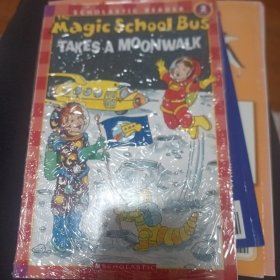 The Magic School Bus Takes a Moonwalk (Level 2)  Scholastic读本系列第二级：神奇校车系列：月球漫步