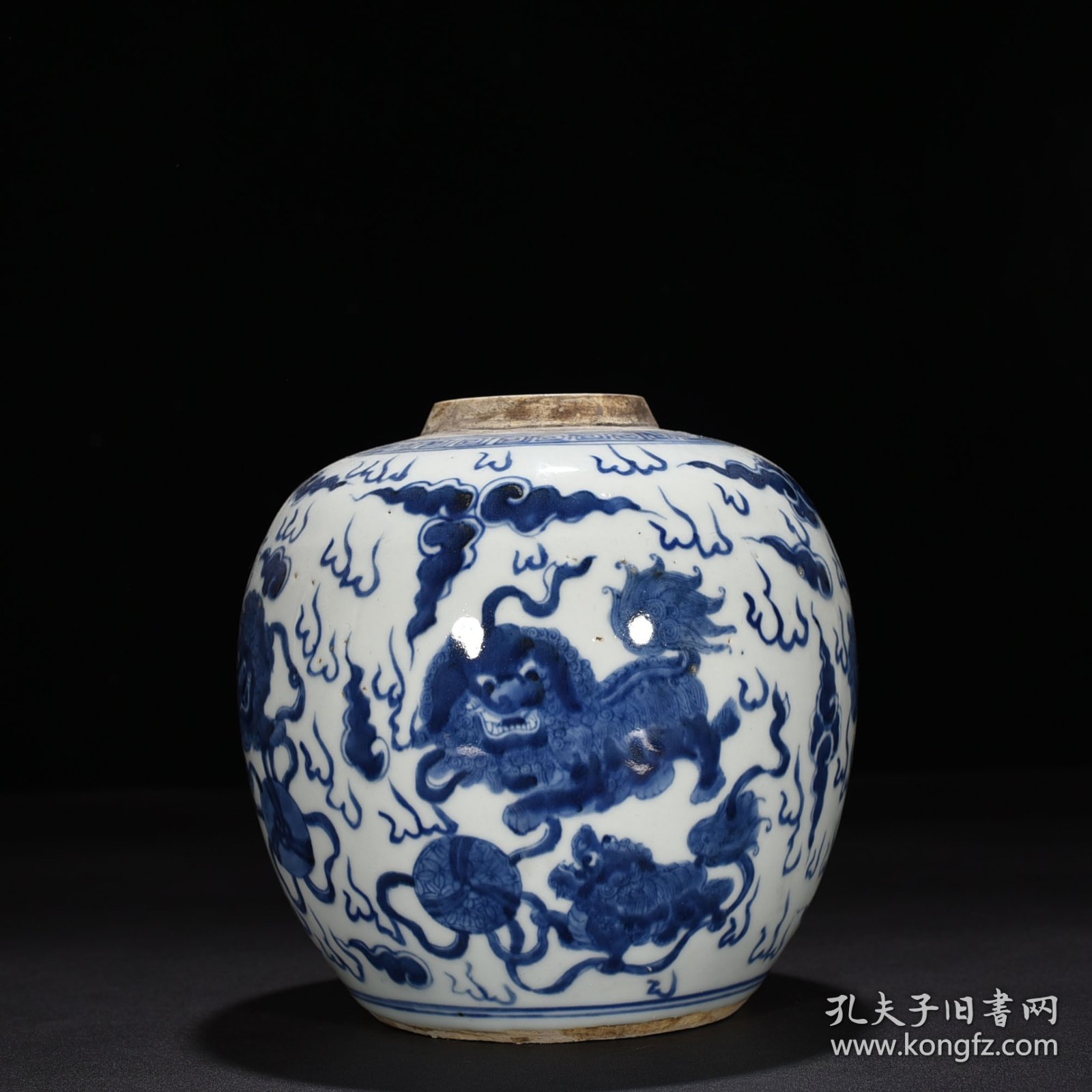 清末青花狮子滚绣球罐 18*15厘米