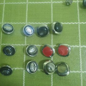 钮扣，金属镶嵌4种，12个，大的