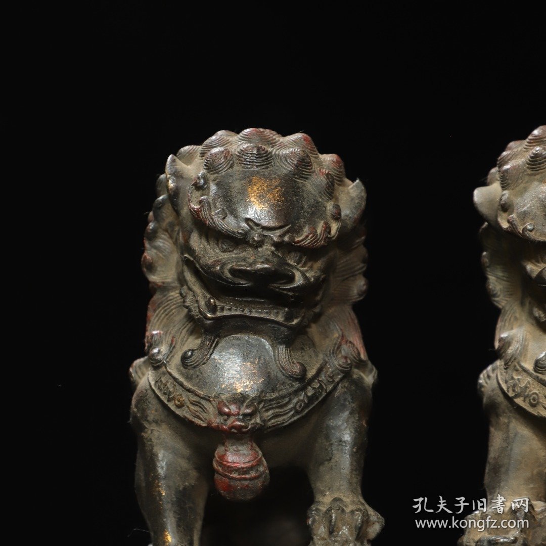 旧藏珍品 铜 拓金 文案摆件 【狮子】摆件一对 数据 单个高15厘米 长14厘米 厚8厘米 总重3.2公斤