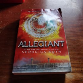 Allegiant (Divergent Trilogy #3) (International Edition)[分歧者系列3：忠诚者]