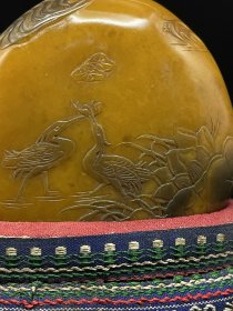 收藏寿山石田黄级乌鸦皮田黄石摆件印章