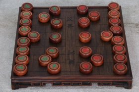 象棋盘、子，全部紫檀材质，做工精致，完整，尺寸如图