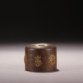 清代：沉香嵌银鎏金团寿纹扳指