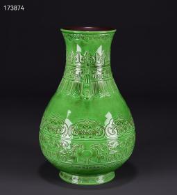 旧藏清乾隆绿釉雕风纹双耳瓶!