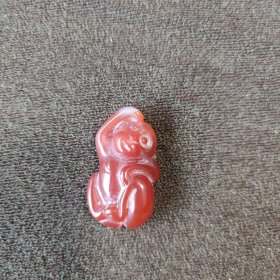 老玛瑙好时猴挂件.。