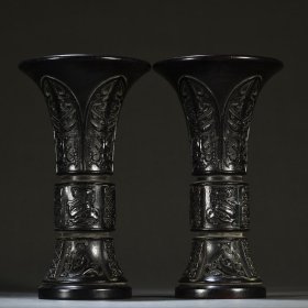 清代 紫檀饕餮蕉叶纹花觚一对