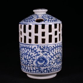 清道光青花镂空缠枝花卉纹孔明灯规格22*14cm