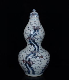 明洪武青花釉里红梅花纹葫芦瓶；38x18厘米