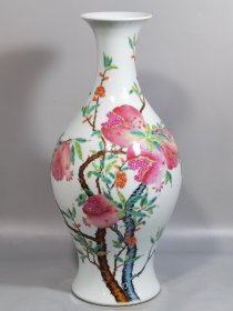 清雍正款 粉彩石榴花橄榄瓶