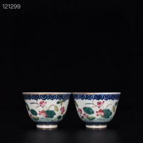 清乾隆青花粉彩描金荷花鸬鹚纹杯