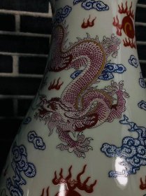 大清康熙粉彩纹龙瓶一对，画工精细，发色纯正，胎质细腻，尺寸如图