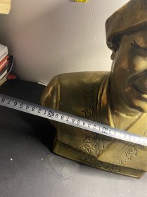 铜像 林汉雄。36.5*34.5cm  底座破了点，里面有灌泥。重9.3公斤