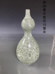 高丽青瓷花卉葫芦瓶