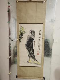 吴彩光，著名民间书画艺术家,1936年生于辽宁省营口市。现为北京中艺卿云书画院成员，自幼酷爱丹青，早年师从爱新觉罗.溥任，得深教。河南省书画专业委员会常务理事。 吴彩光自幼酷爱丹青，善于从众名家作品中吸取营养而容于自己的绘画作品中，主攻仕女、人物和动物，所画人物，走兽、小动物，形态逼真，笔法细腻，惟秒惟效，赋予了新活的生命力，充满了大自然的勃勃生机。作品保真