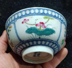 清斗彩四季花纹碗