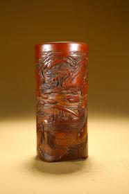 竹雕人物泛舟笔筒
尺寸：7.5×15.8厘米 重220克