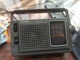 旧收音机,德生R-304,交直流两用，正常收音。
