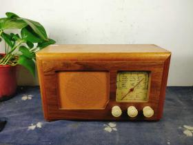民国时期英国骑士 木壳电子管收音机。百年收音机。存世极少。老古董收音机。品相一流。正常使用！！！