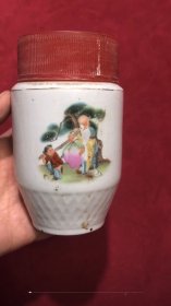 八十年代罗汉果止咳糖浆，高白釉瓷陶瓷杯，效果据说出奇的好，杯身直径约8厘米，高12.5厘米，保存完好，35包邮。