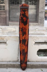 旧藏木胎漆器镶贝壳民族古琴乐器，长121厘米宽19厘米厚10厘米