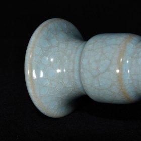 汝窑冰裂纹花觚,15×11厘米