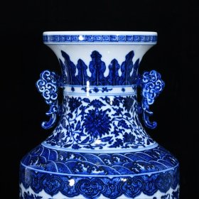 清乾隆青花缠枝莲纹双耳瓶，高37厘米，直径23厘米