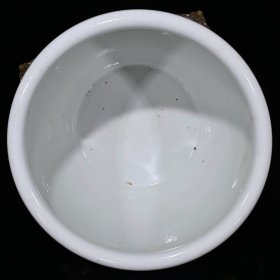 大清乾隆青花狮纹包铜回流缸（31.5×37cm）