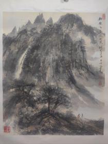 江苏省滨海籍著名画家吴加高精品一副，（松？飞泉入九天拟太白诗意）保真出售   国家一级美术师，清华大学美术学院首席客座教授，加拿大皇家艺术学院客座教授，法中友好交流与发展协会副会长，中国东方名家书画院副院长，中国水墨艺术研究院艺术委员，中国人民大学画院当代傳抱石山水画艺术室导师，首都书画艺术研究会一级美术师，著名山水画家，北京宋庄新联会理事，北京当代傅抱石山水画院院长