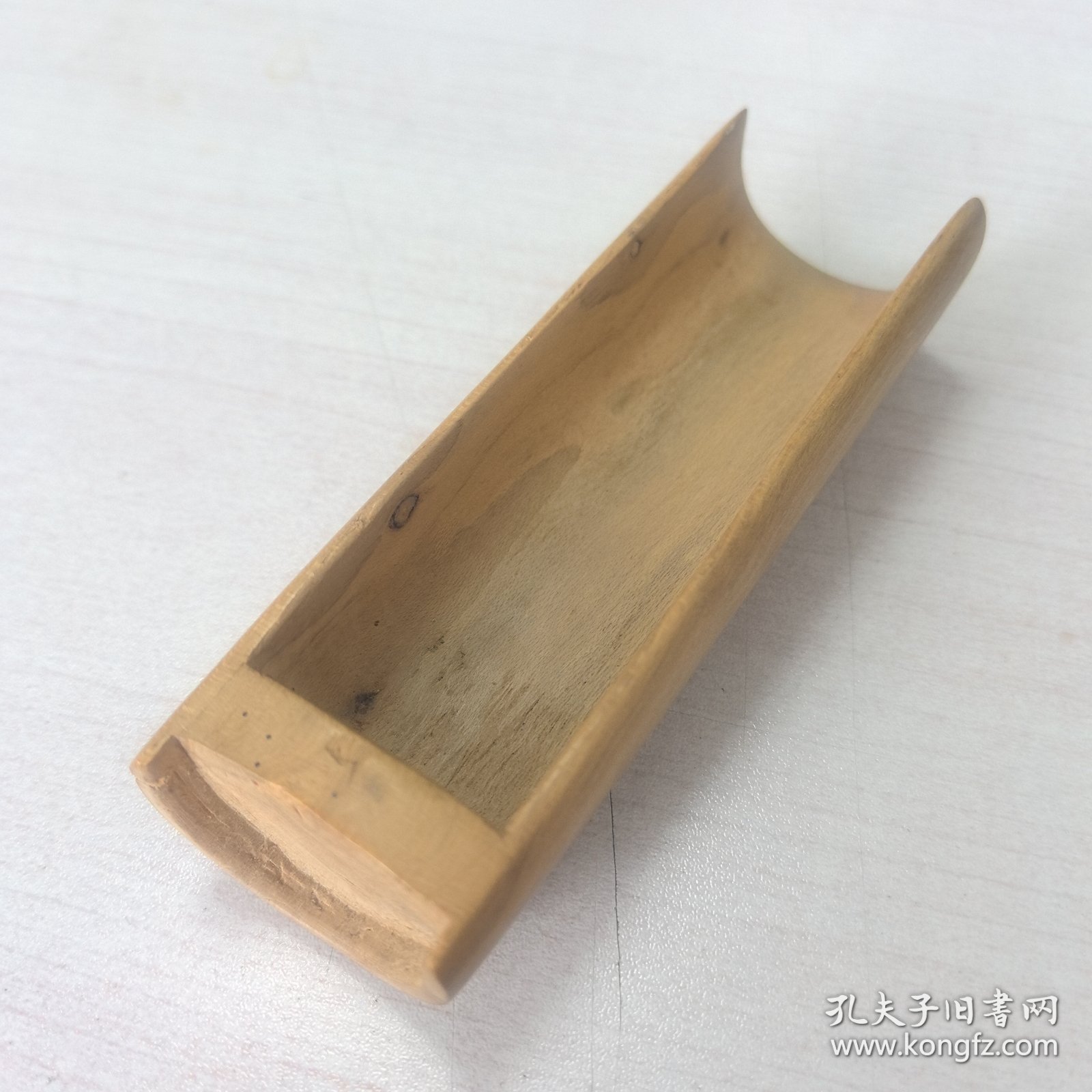 茶道具：日本实木茶道具，一木挖茶则，茶道必备工具，像是日本黑柿木，具体什么木购者自鉴，手工制作，竹子形状，非常细腻光滑。