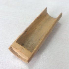 茶道具：日本实木茶道具，一木挖茶则，茶道必备工具，像是日本黑柿木，具体什么木购者自鉴，手工制作，竹子形状，非常细腻光滑。