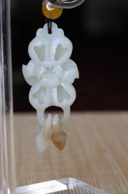 21_和田玉，镂空雕刻吊坠，寓意节节高升，玉质细腻温柔，适宜女士佩戴收藏