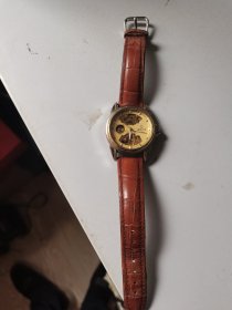 全自动手表，摇动走不包准，如图